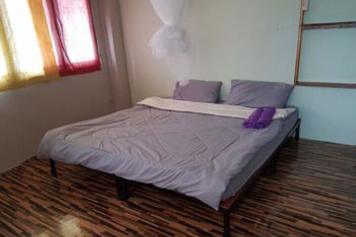 Room 9 of 43
