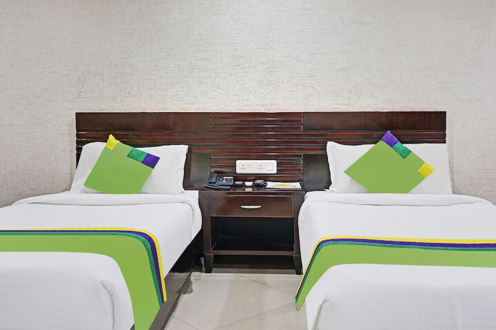 Room 10 of 36