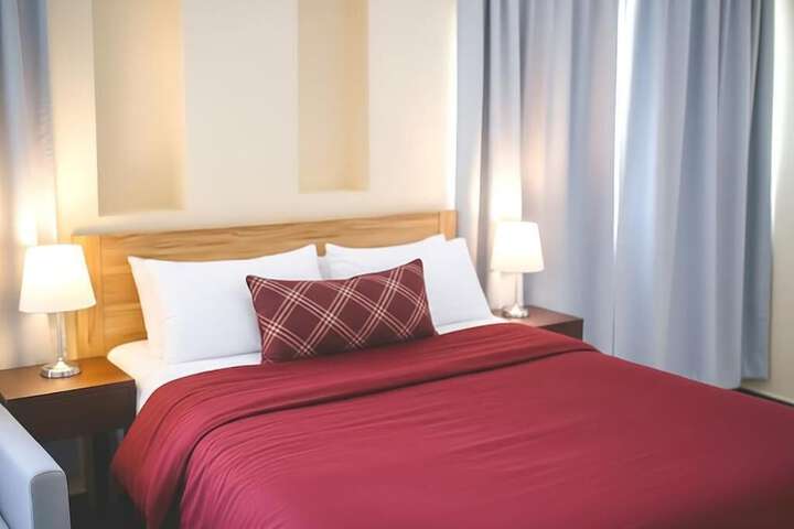 Room 2 of 28