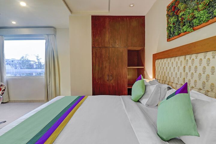 Room 18 of 49