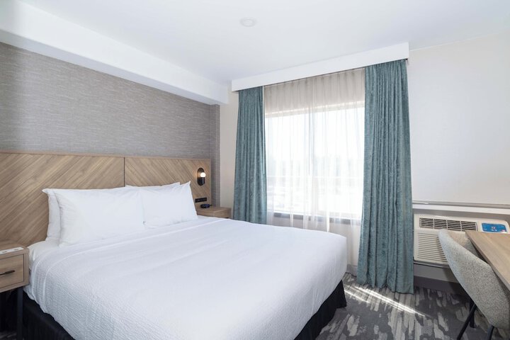 Room 16 of 37