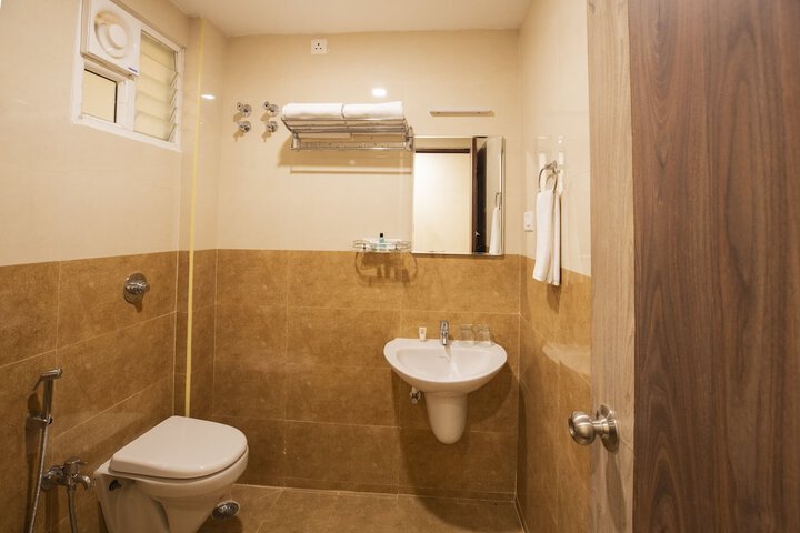 Room 32 of 39