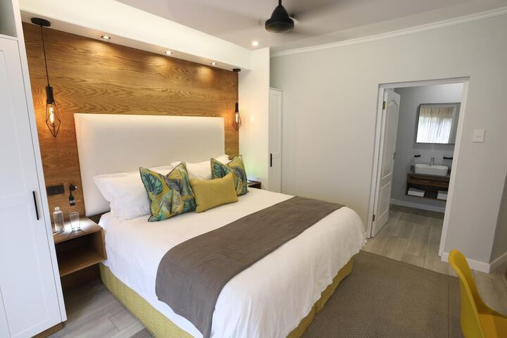 Room 15 of 49