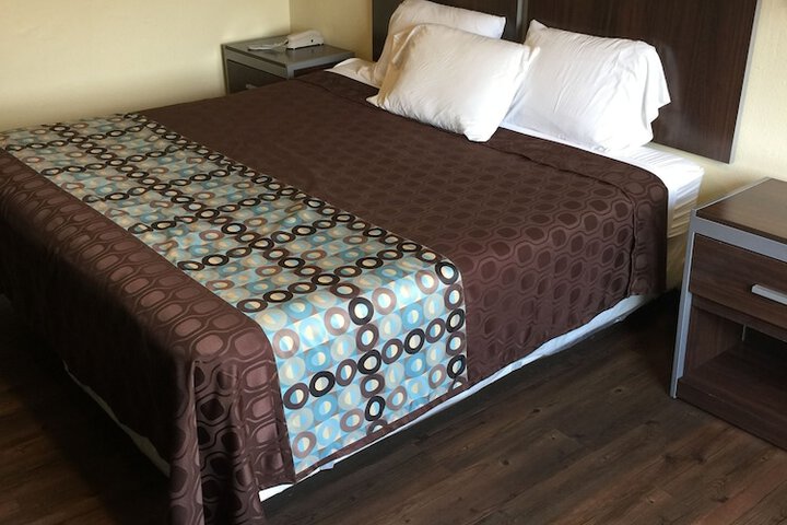 Room 15 of 27