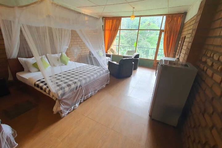 Room 13 of 50