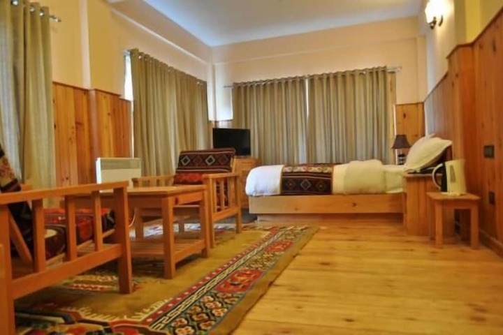 Room 6 of 15