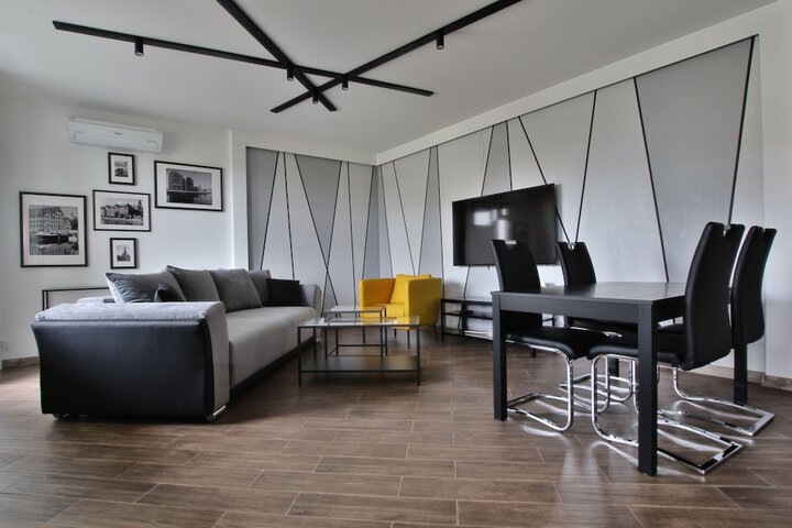 Room 30 of 43