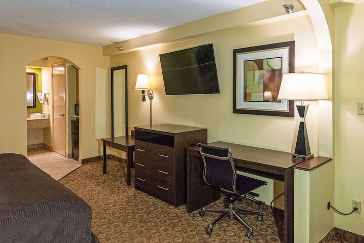 2 Double Beds (2 of 17)