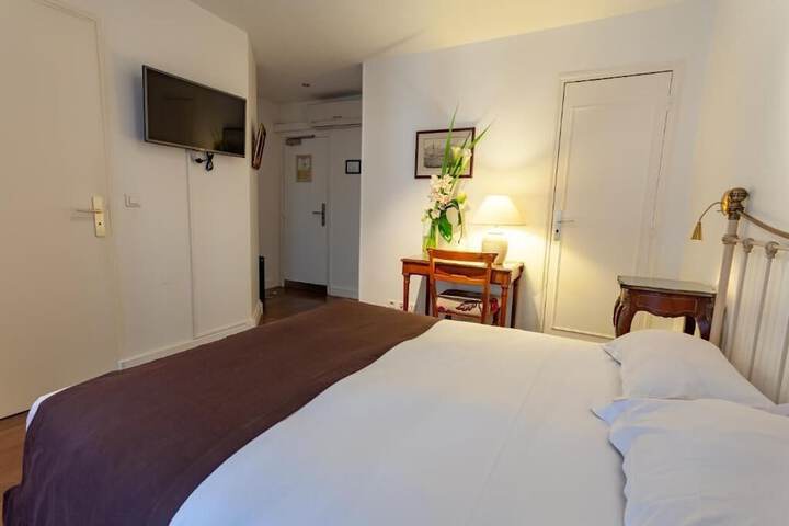 Room 25 of 54