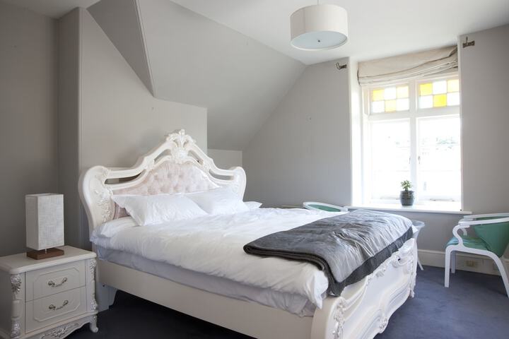 Room 15 of 50