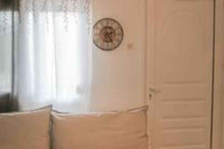 Room 4 of 7