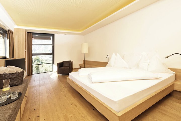Room 25 of 100