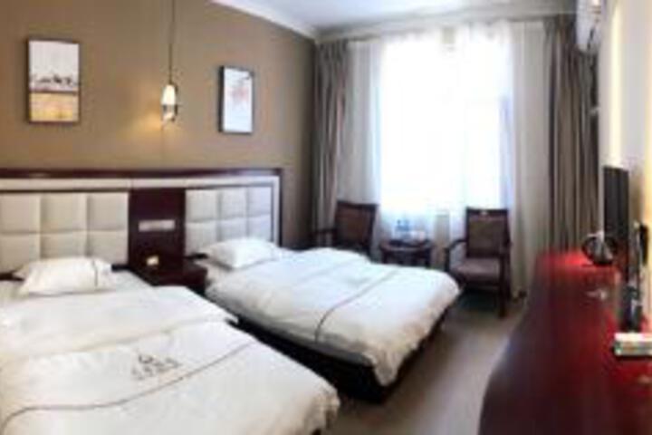 Room 4 of 6