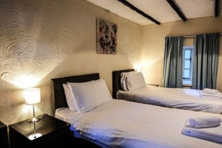 Room 13 of 40