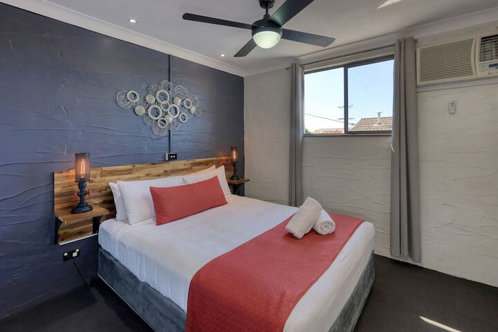Room 25 of 113