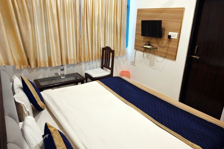 Room 6 of 22