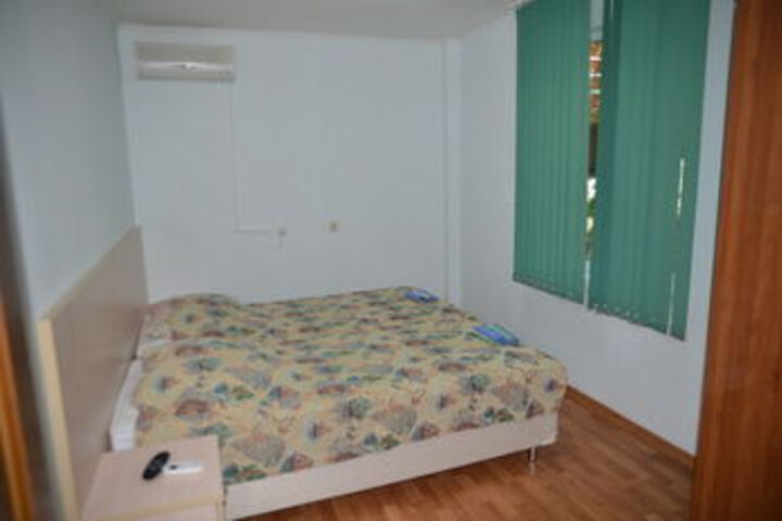 Room 11 of 21