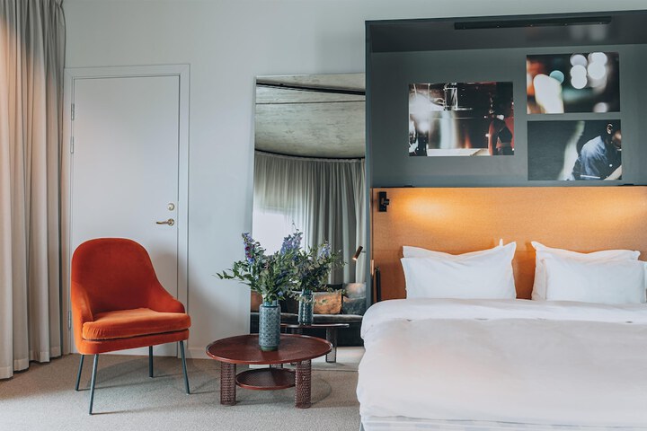 Room 16 of 61