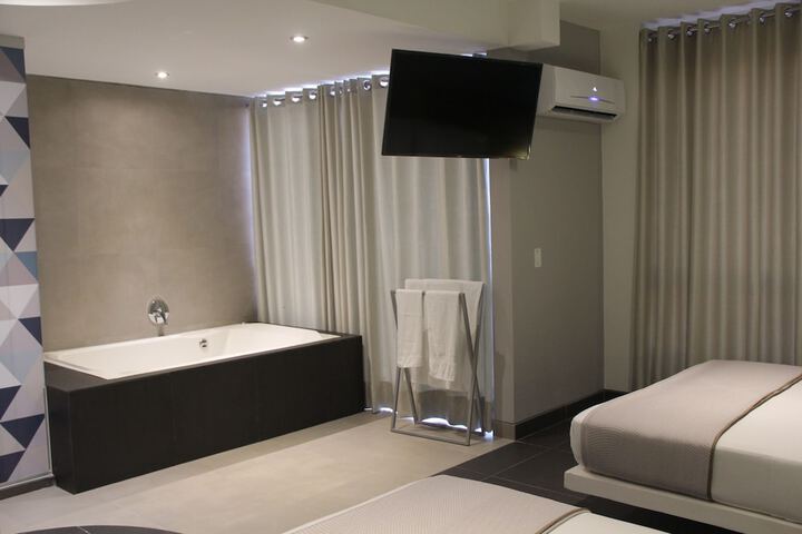 Room 44 of 118
