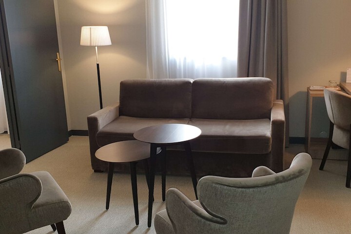 Room 22 of 49