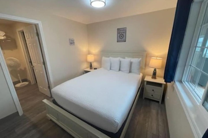 Room 36 of 136