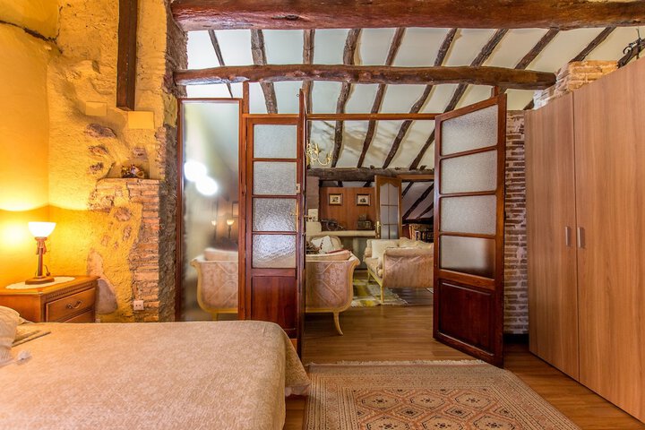 Room 7 of 25