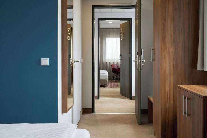 Room 4 of 35