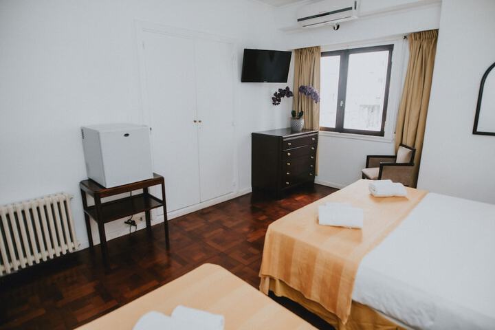 Room 12 of 34