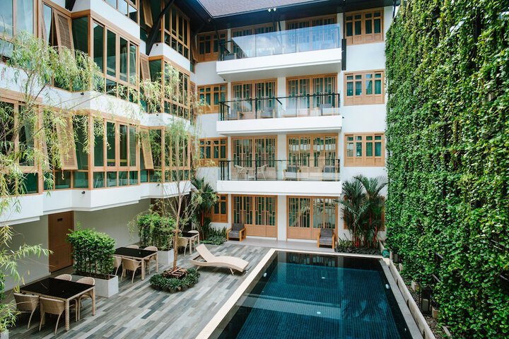 Moon Dragon Hotel