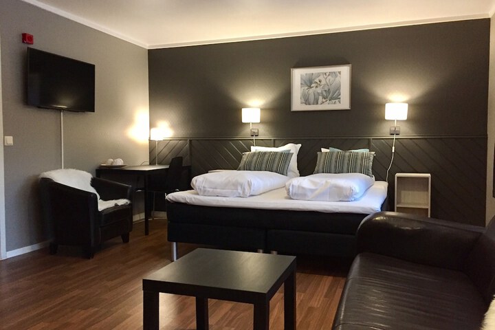 Room 10 of 38