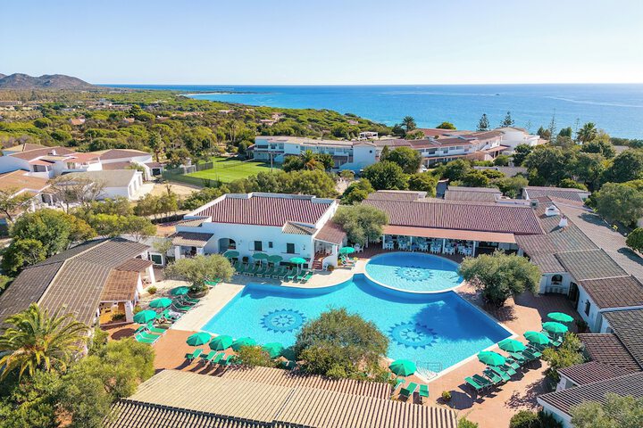 Hotel Pool