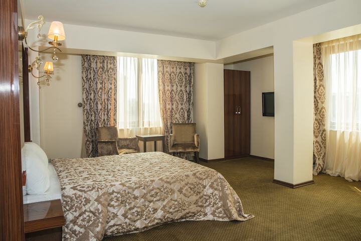 Room 14 of 36