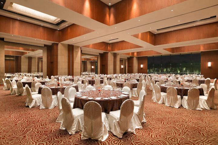 Ballroom/Hall 59 of 81