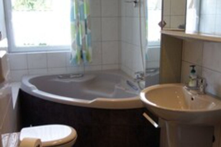 Room 13 of 121