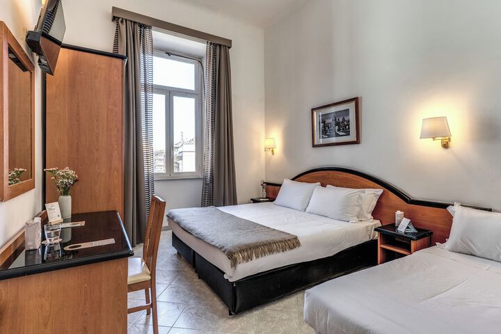 Room 40 of 82