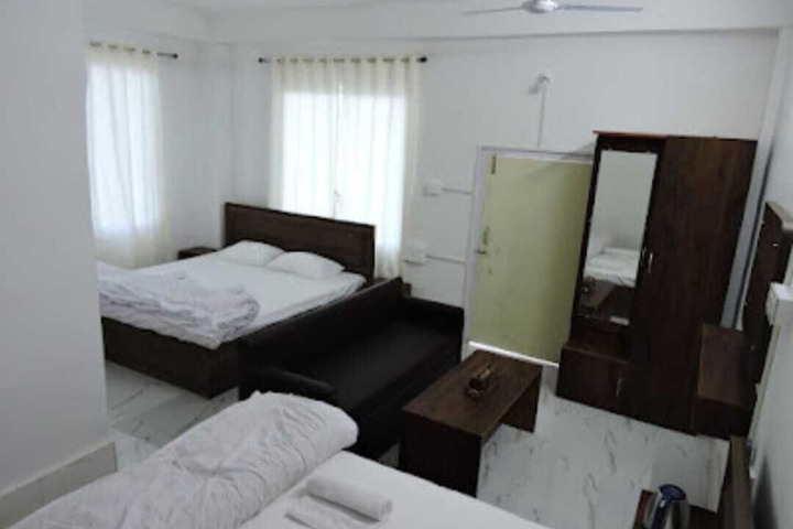 Room 2 of 25