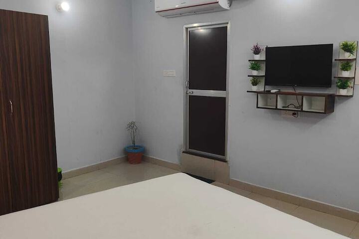 Room 18 of 38