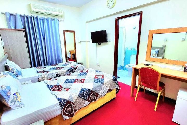 Room 8 of 17