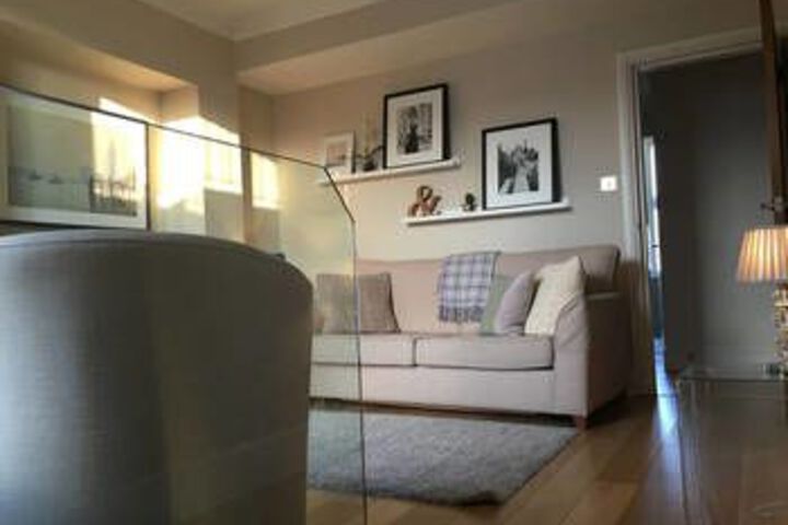 Room 9 of 14
