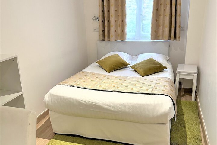 Room 34 of 52