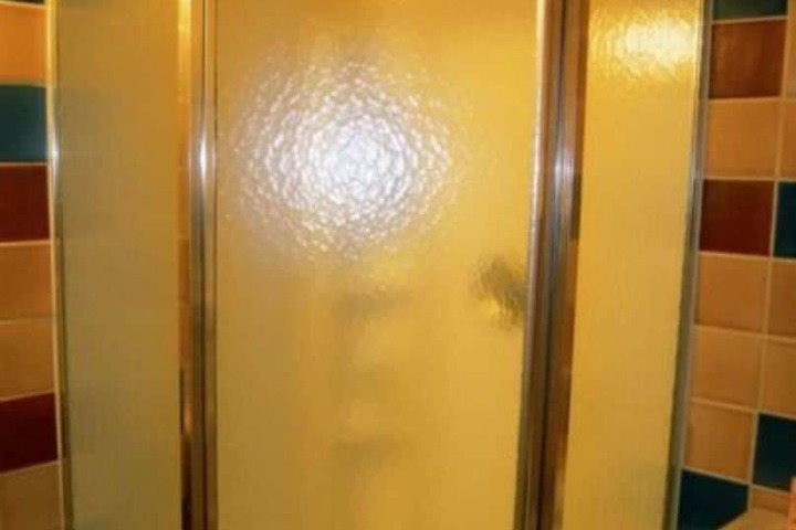 Room 22 of 34