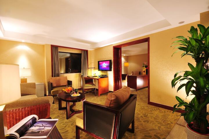 Room 6 of 34