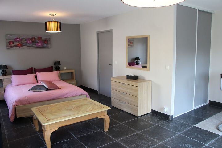 Room 6 of 23
