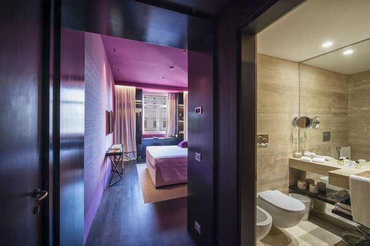 Room 53 of 113