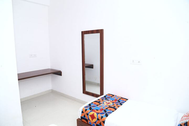 Room 7 of 14