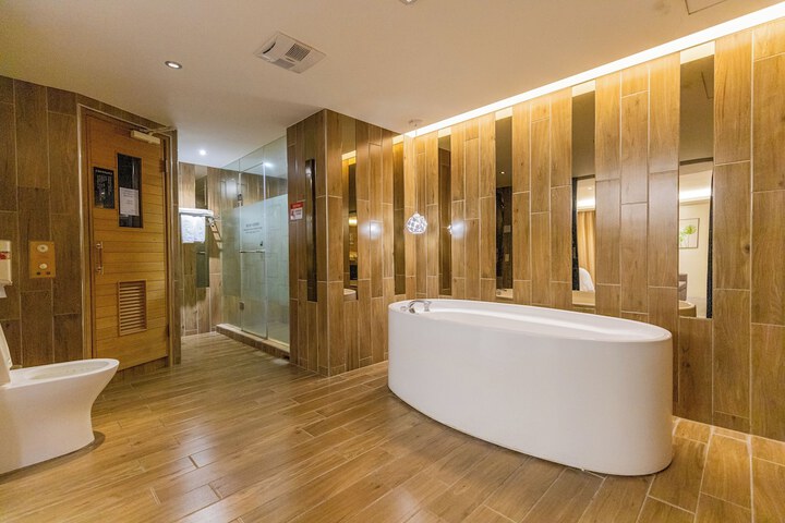 Room 92 of 118