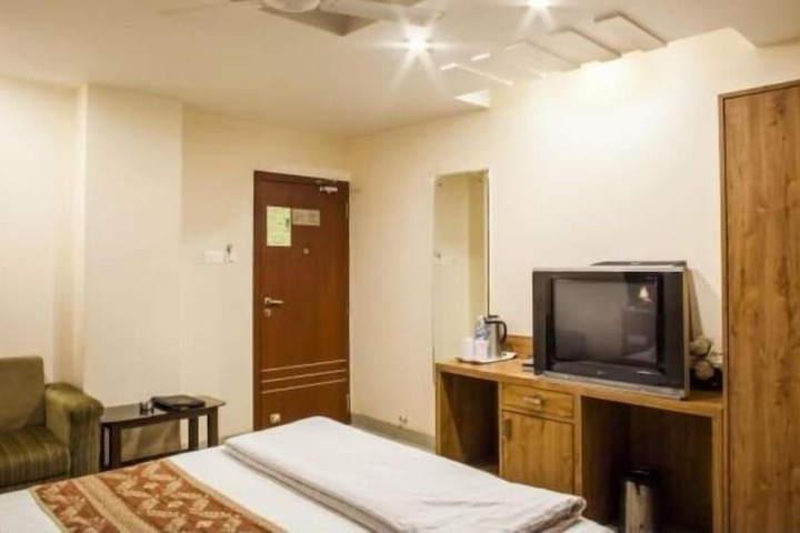 Room 10 of 27