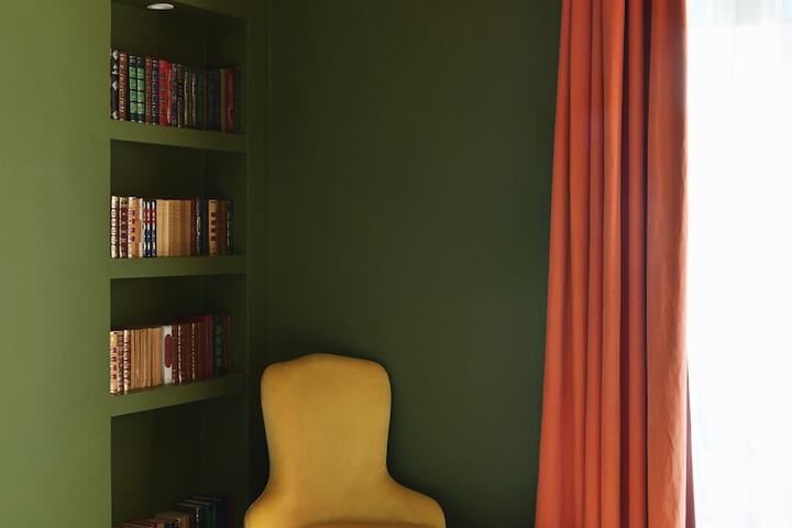 Room 14 of 106