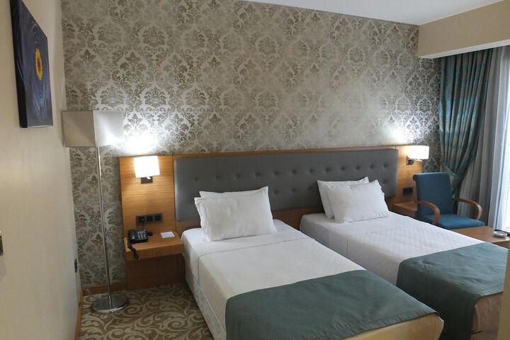 Room 15 of 62