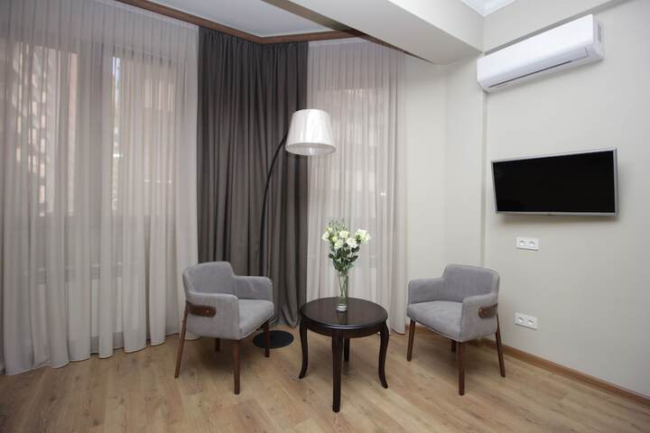 Room 12 of 42